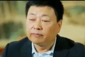 曹德旺说出福耀一线员工的工资，主持人听后都羡慕，太可怕了视频封面