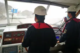 强冷空气到来前抢开临时航次 洋山海事保障生活物资急运大洋山岛图片
