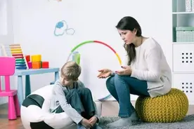 为何孩子越大越不和父母说心里话？别怪娃，反思下是否踩了这些坑图片