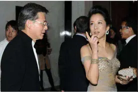 罗康瑞将百亿家产分给二婚妻子朱玲玲，一双儿女坚决放弃剩下50亿图片