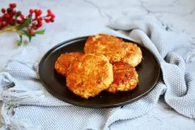 解馋又低脂，鸡肉配豆腐，教你做一种特别的饼，不用担心长肉图片