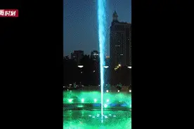 在上海人民广场音乐喷泉吹吹风：看的是水幕景观，品的是岁月变迁图片
