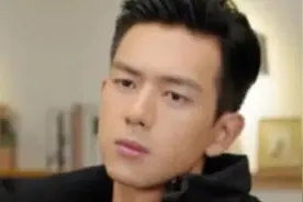 李现卸妆打60分，胡一天卸妆后80分，而他打200分都嫌少图片