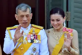 泰国国王财产达四千亿，后宫妃嫔20人，骚操作引发民愤图片