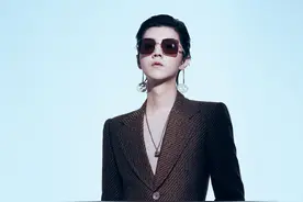 鹿晗色彩光影大片图片