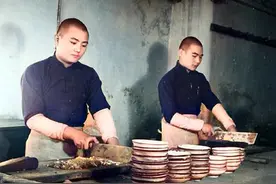 北京旧影：民国时期北京街头的清真烤肉饼图片
