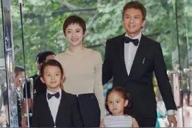等等和小花妹妹吵架，睡前哥哥这举动很暖心，孙俪你是咋教育娃的图片