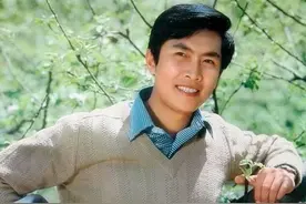 1990年，唐国强前妻自杀，留遗书让女儿报仇，女儿却说：我爸很好图片