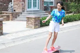田亮女儿12岁就开始健身了？胳膊线条太突出，不愧有运动员基因图片