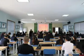 岳阳楼区第一期“职业技能提升培训班”开班图片
