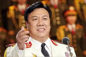 出生于辽宁锦州，军旅歌唱家刘斌图片