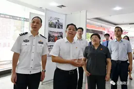 用光影镜像和水墨丹青展现新时代政法队伍新形象——北海政法系统迎建党100周年平安幸福北海书画摄影展开幕图片