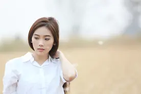 故事：男神为应付逼婚，拉她当合约老婆，相处几月他却要假戏真做图片