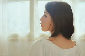 故事：明明只是契约婚姻，高冷总裁却在醉后吻上我“一直喜欢你”图片