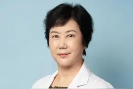 “借”肚子上的赘肉造胸部，乳腺癌患者被自己的“游泳圈”救了图片
