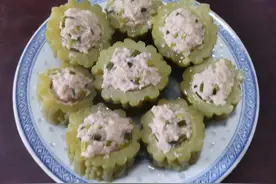 苦瓜酿肉，一道荤素搭配的美味懒人餐图片