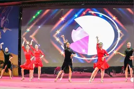 甘肃敦煌举办国标舞专场演出，优雅自如帅爆了图片