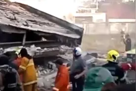 泰国曼谷一民房发生火灾后突然坍塌 致5人遇难图片