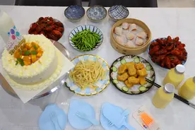 孩子过生日，妈妈花一小时搞定一桌菜，网友：精致丰盛不浪费图片
