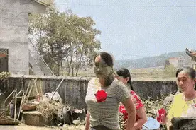 某网红模仿退役军人视频图片