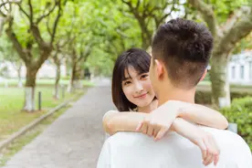 判断两个人是否“暧昧关系”的标准：三个细节图片