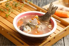 湿热重？试试三鲜节瓜白鲫汤图片