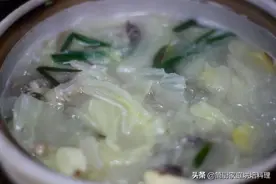 吃完的鸭骨架千万不要扔，加点粉丝，这样做真的太好吃了！图片