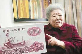 人民币上的拖拉机手，73岁才知道是自己，77岁因一张照片怒告报社图片