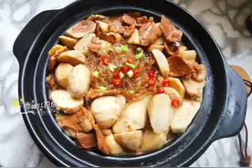 秋后吃山药吃地瓜不如吃芋头，简单一炖鲜美好吃又暖胃，舒服过秋图片