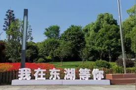圣光雕塑，专业制造，各种雕塑，冰雕泡沫字泡沫雕，泥塑，铸造，图片