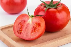 菜农透露：买西红柿需掌握4个技巧，香甜多汁，有效避开打激素的图片