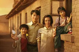 42岁章子怡首次当导演，与小6岁男星演夫妻，却被网友嘲讽像母子图片