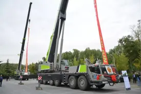 网红400吨极光绿，凭啥成为国庆阅兵专用保障车？图片