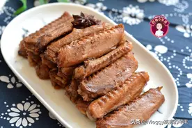 教你做道香辣鸭翅，春节必备小零食，下酒追剧少不了，开胃不长肉图片