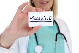 缺乏维生素D，可能会出现3种症状，这4种情况的老年人应注意补充图片