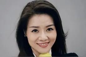 38岁李娜登时尚杂志，复古穿搭显出优雅气质，生二胎后更有女人味图片