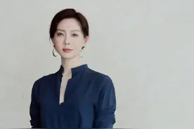 女人过了50岁，穿裙子会更优雅！遵循这“2穿2不穿”，时尚减龄图片