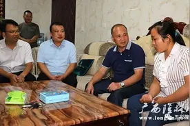 张启胜夜访城西易地扶贫搬迁安置点贫困户图片