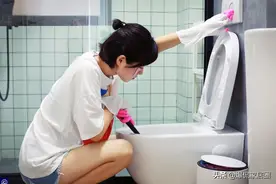 卫生间慎用“蓝泡泡”！有人两个月漏掉30吨水，这2个误区要留意图片