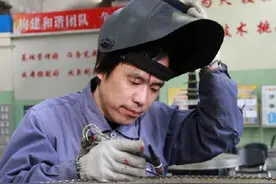 中国电焊第一人！外企送房送车也请不动，只在有空时焊接东风导弹图片