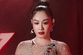 《乘风破浪的姐姐》首期穿搭盘点，令人过目不忘的5套造服装图片