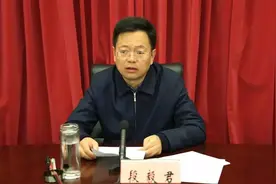 凉山州委班子3领导同日调整，1人曾获“全国优秀县委书记”称号图片