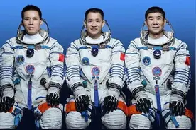 三名宇航员回家！太空生活3个月后，他们的身体会有什么变化？图片