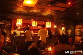 每次结伴同游被问是什么职业，我只能说一半图片