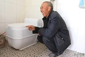 这种马桶不用水冲！农村老人用了都说好！图片
