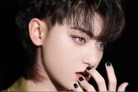 吴亦凡颠覆了我的三观，黄子韬颠覆了我的认知图片