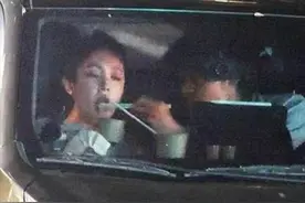 33岁女星新恋情曝光，和男方车上亲密约会，去年遭前男友劈腿背叛图片