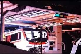 观音桥3D巨幕上演新花样 这次是“轨道穿楼”图片
