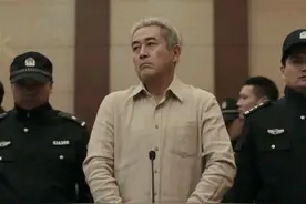 孙红雷得承认，在《扫黑风暴》里，他的演技输给了王志飞图片