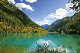 九寨沟又见七彩水体，经历了7级大地震，它是如何在无损风景原貌的基础上完成修复的？图片